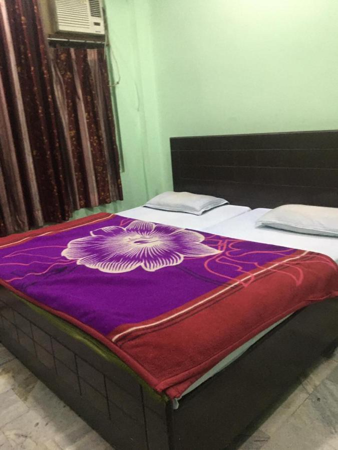 Hotel Vardaan Kankhal Екстериор снимка