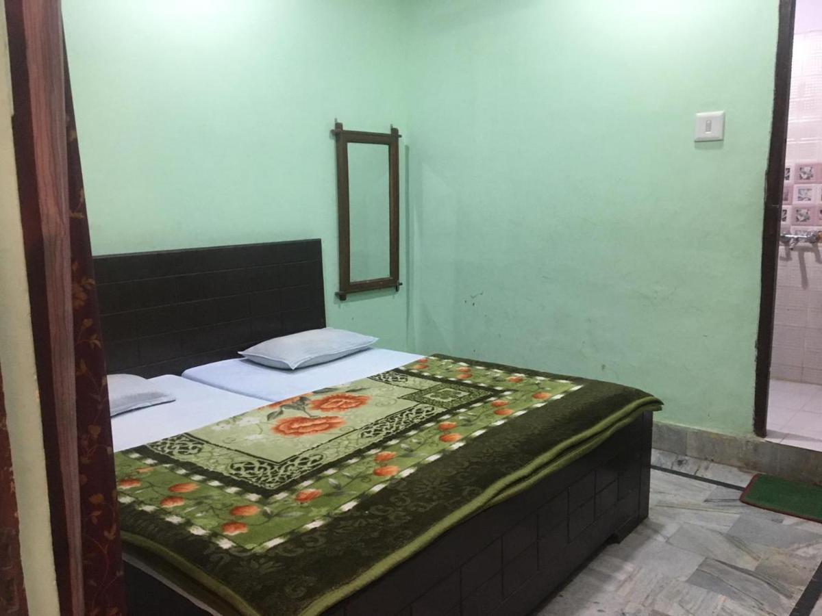 Hotel Vardaan Kankhal Екстериор снимка
