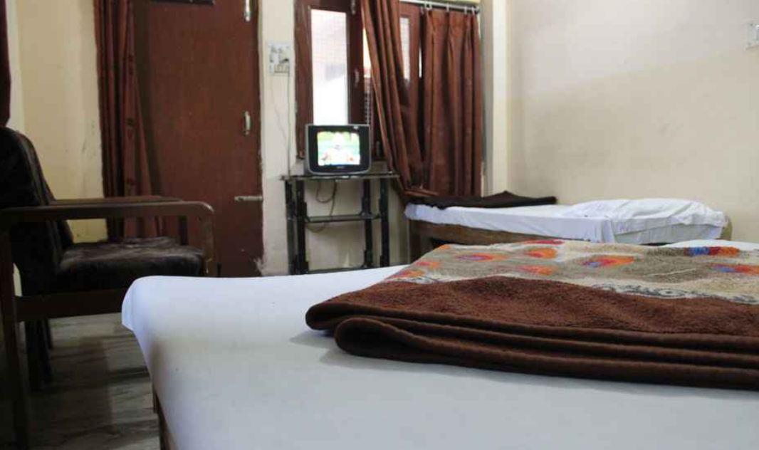 Hotel Vardaan Kankhal Екстериор снимка