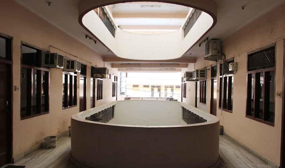 Hotel Vardaan Kankhal Екстериор снимка