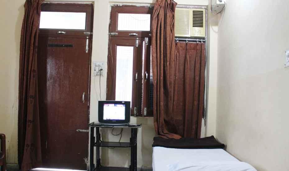 Hotel Vardaan Kankhal Екстериор снимка