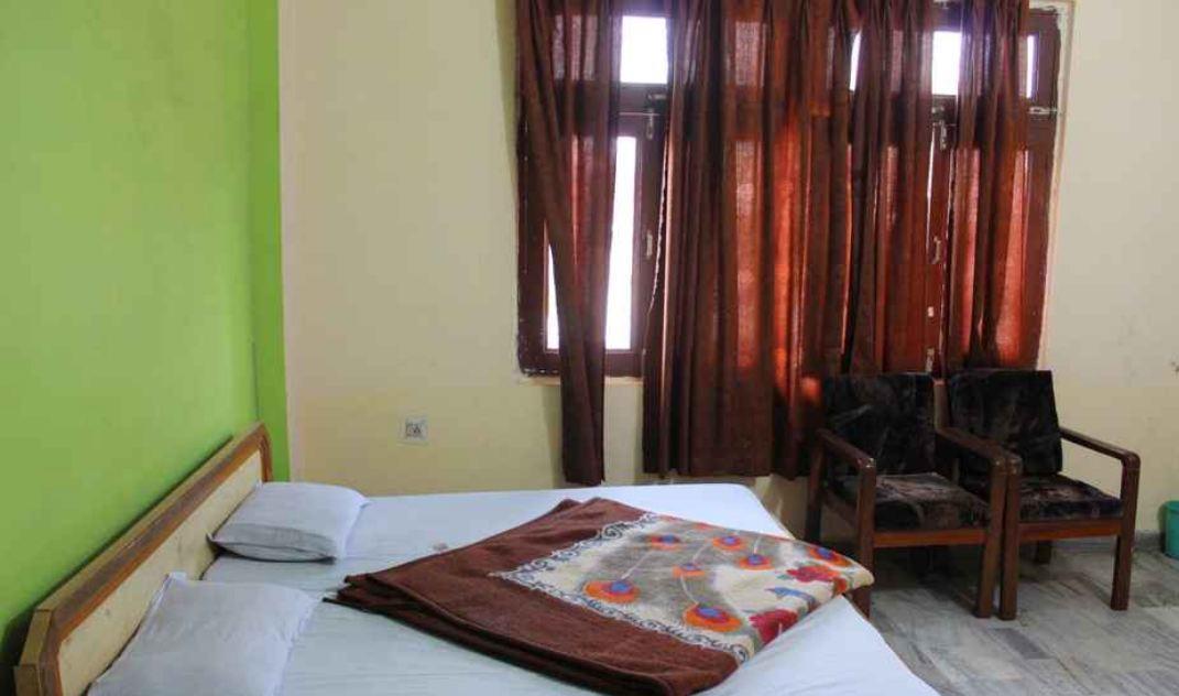 Hotel Vardaan Kankhal Екстериор снимка